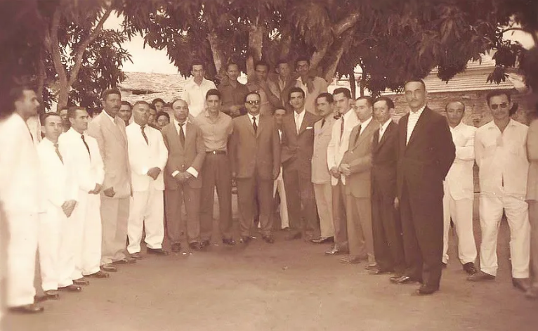 Reunião — Crédito: https://tecla1.com.br/